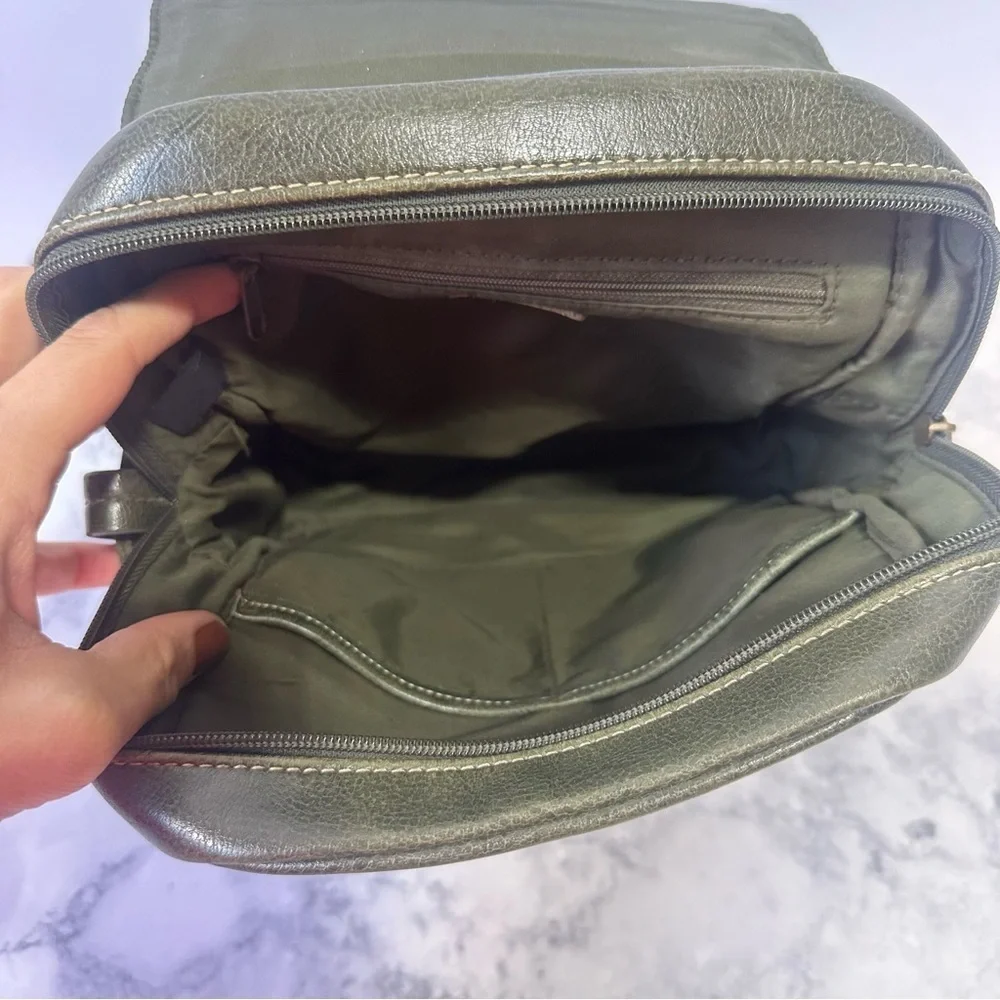 aurielle olive green leather backpack vintage 80’s 90’s distressed bag